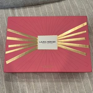 Laura mercier luxe indulgence gift set